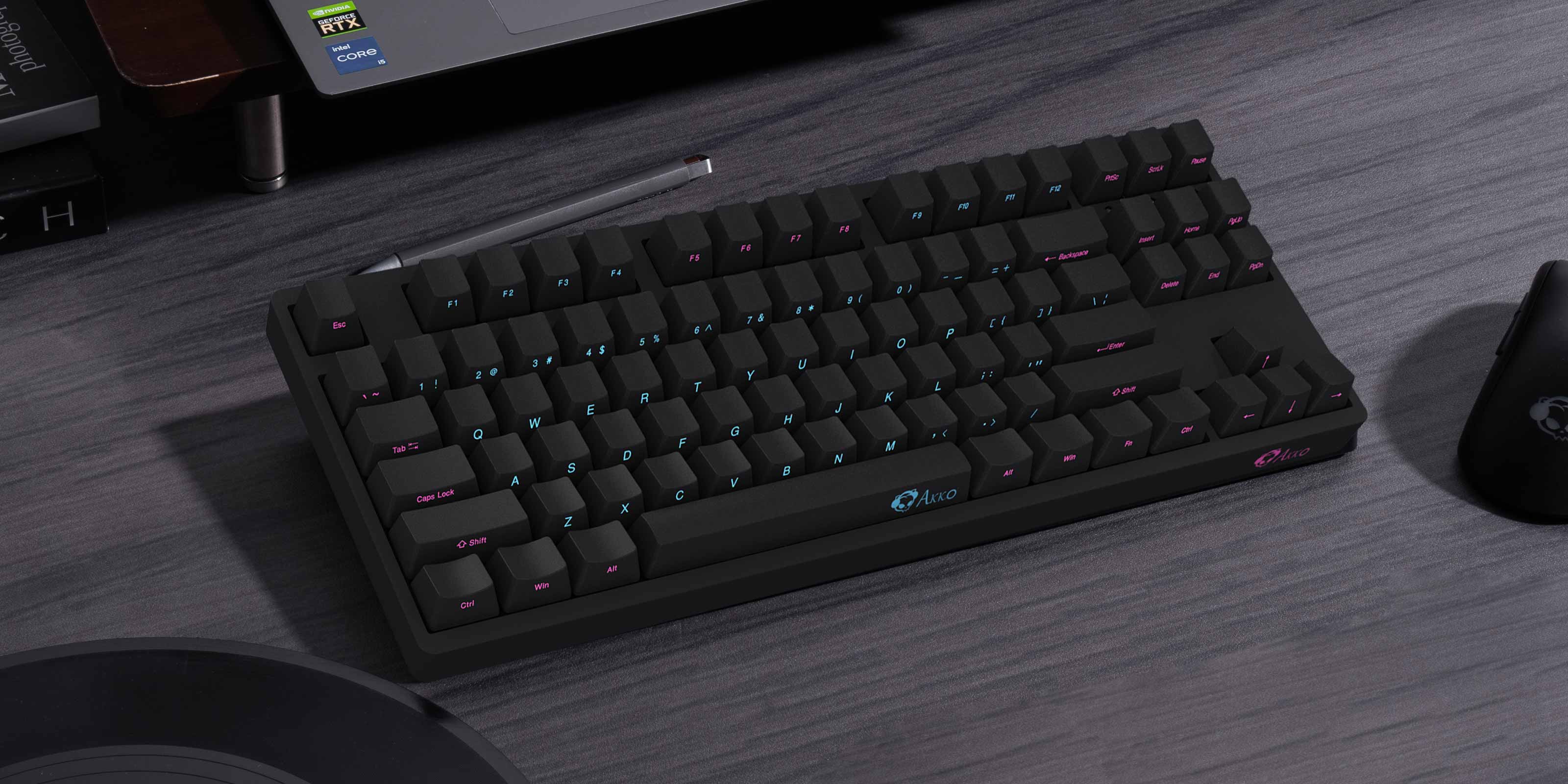 midnight 3087sp wired mechanical keyboard on the desk